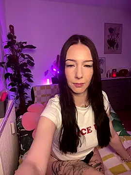 Trixie-Tainted online show from September 2025 09:53:02 AM