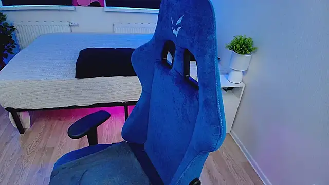 CranberryHot online show from February 2025 02:14:02 PM