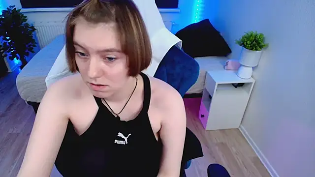 CranberryHot online show from February 2025 10:28:01 PM