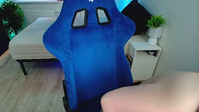 CranberryHot online show from October 2025 01:50:01 PM