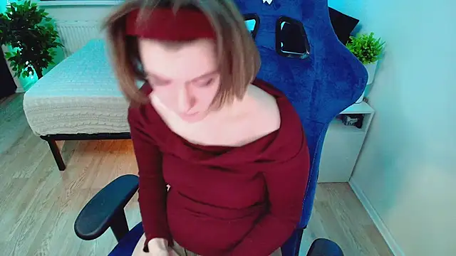 CranberryHot online show from October 2025 06:16:02 PM