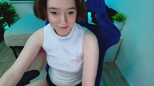 CranberryHot online show from October 2025 07:02:01 PM