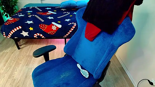 CranberryHot online show from March 2026 07:08:02 PM