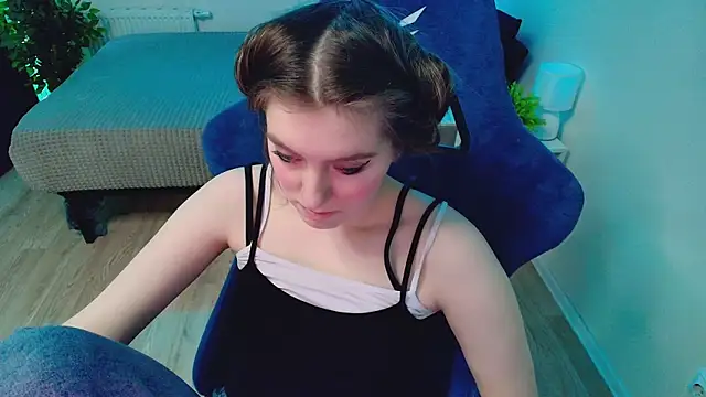Snapshot of CranberryHot chatting on May 2026 01:34:01 AM CranberryHot online show from May 2026 01:34:01 AM