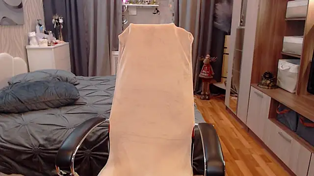 Snapshot of Victoria_BBW chatting on February 2025 08:14:02 PM Victoria BBW online show from February 2025 08:14:02 PM