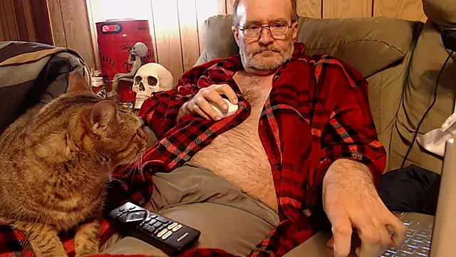 Snapshot of snickers1 chatting on November 2025 05:08:02 AM snickers1 online show from November 2025 05:08:02 AM