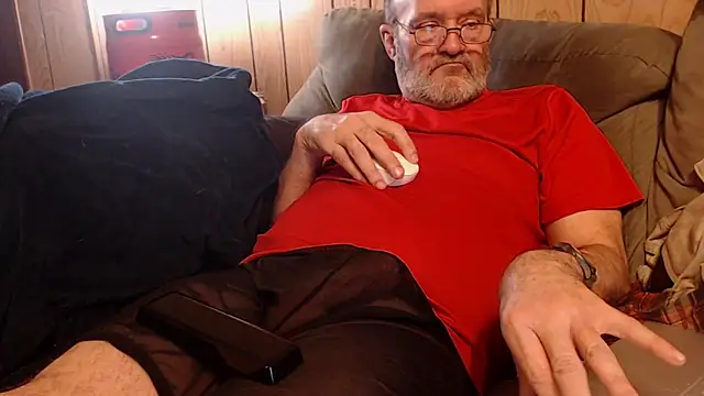 Snapshot of snickers1 chatting on March 2026 04:06:02 AM snickers1 online show from March 2026 04:06:02 AM