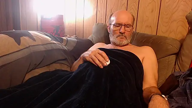 Snapshot of snickers1 chatting on April 2026 11:08:01 AM snickers1 online show from April 2026 11:08:01 AM