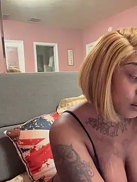 Snapshot of Creamesensation chatting on February 2025 07:46:01 PM Creamesensation online show from February 2025 07:46:01 PM