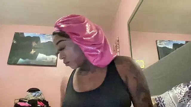 Snapshot of Creamesensation chatting on February 2025 03:43:02 PM Creamesensation online show from February 2025 03:43:02 PM