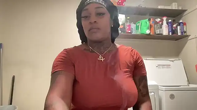 Snapshot of Creamesensation chatting on September 2025 03:42:02 AM Creamesensation online show from September 2025 03:42:02 AM