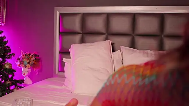 Rachel Quinn  online show from December 2024 11:04:02 AM