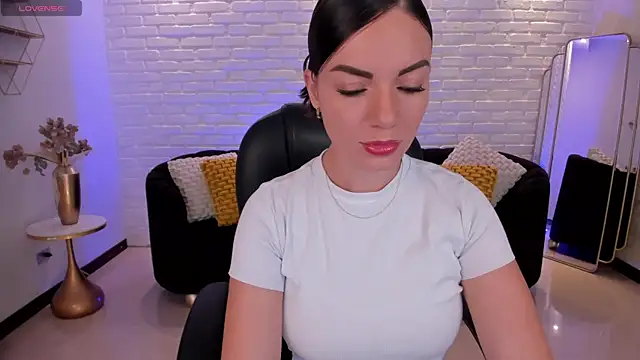 Snapshot of MorganHicks chatting on September 2025 07:46:02 PM MorganHicks online show from September 2025 07:46:02 PM