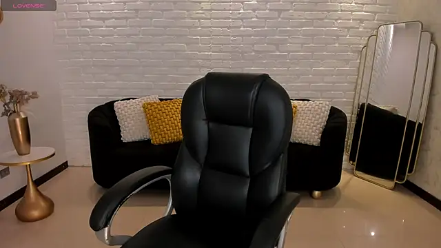 Snapshot of MorganHicks chatting on November 2025 08:09:02 PM MorganHicks online show from November 2025 08:09:02 PM