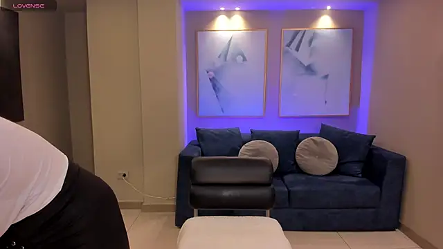 Snapshot of MorganHicks chatting on November 2025 11:38:02 AM MorganHicks online show from November 2025 11:38:02 AM