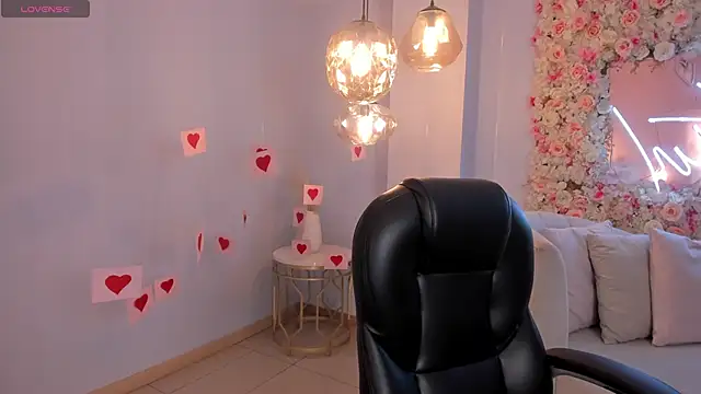 Snapshot of MorganHicks chatting on February 2026 07:43:01 PM MorganHicks online show from February 2026 07:43:01 PM