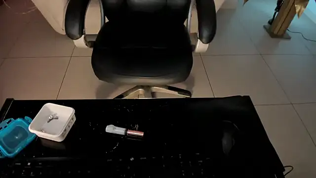 Snapshot of MorganHicks chatting on March 2026 10:31:01 AM MorganHicks online show from March 2026 10:31:01 AM