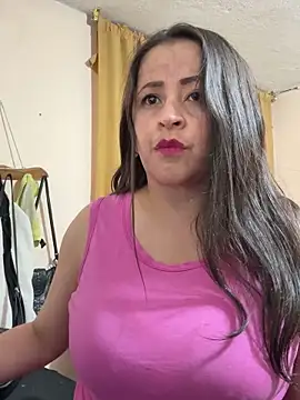 latinfemale online show from November 2025 12:14:02 AM