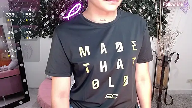 Snapshot of DestinyHills chatting on February 2025 12:14:02 PM DestinyHills online show from February 2025 12:14:02 PM