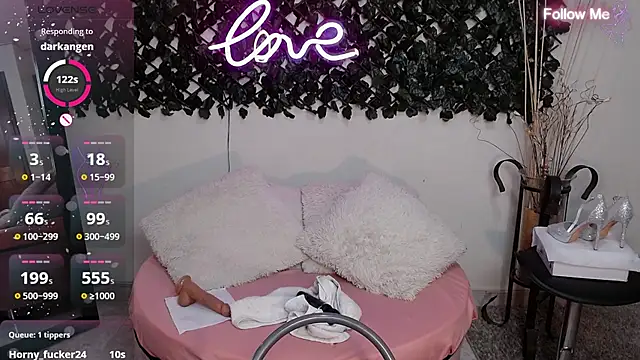 Snapshot of DestinyHills chatting on February 2025 03:17:01 PM DestinyHills online show from February 2025 03:17:01 PM