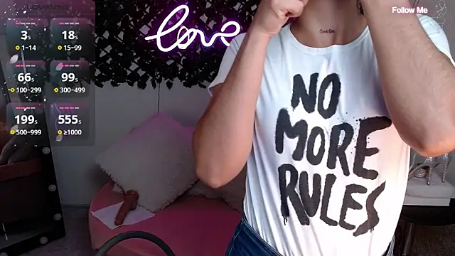 Snapshot of DestinyHills chatting on February 2025 12:11:02 PM DestinyHills online show from February 2025 12:11:02 PM