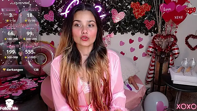 Snapshot of DestinyHills chatting on February 2025 03:05:01 PM DestinyHills online show from February 2025 03:05:01 PM