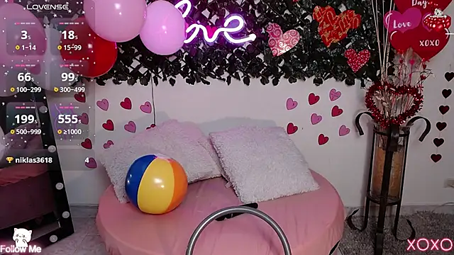 Snapshot of DestinyHills chatting on February 2025 05:42:01 PM DestinyHills online show from February 2025 05:42:01 PM