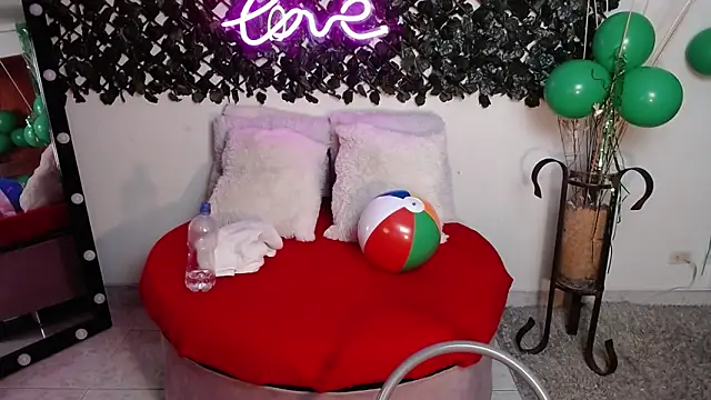 Snapshot of DestinyHills chatting on March 2025 12:03:01 PM DestinyHills online show from March 2025 12:03:01 PM