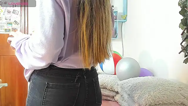 DestinyHills online show from March 2026 12:09:01 PM