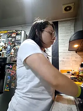 linda-schmidt online show from April 2026 02:03:02 AM