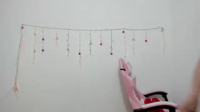 Anal Milky Momma online show from December 2024 06:17:01 PM