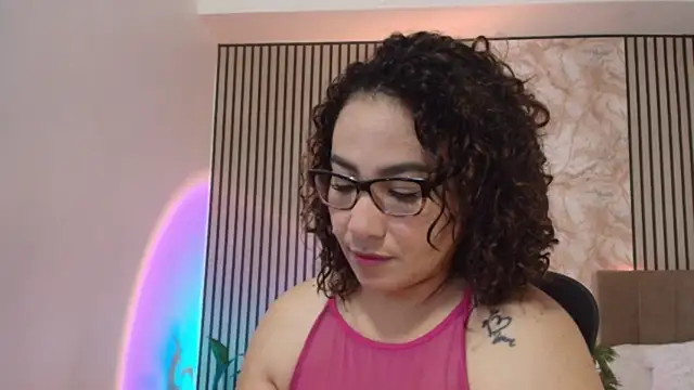 JuliRamirez online show from July 2026 12:47:01 PM