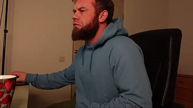 Snapshot of Tommy_Burnz chatting on January 2025 02:35:01 AM Tommy Burnz online show from January 2025 02:35:01 AM