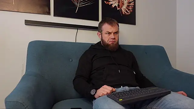 Snapshot of Tommy_Burnz chatting on February 2025 09:12:02 AM Tommy Burnz online show from February 2025 09:12:02 AM