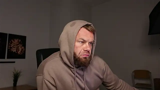 Snapshot of Tommy_Burnz chatting on September 2025 03:54:01 AM Tommy Burnz online show from September 2025 03:54:01 AM