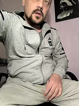 DanielOhCool online show from December 2024 04:17:01 PM