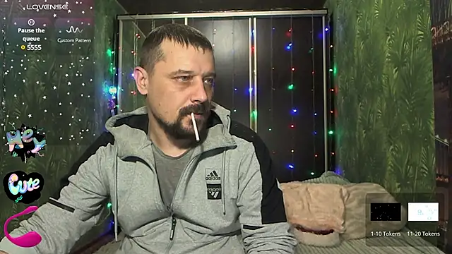 DanielOhCool online show from December 2024 01:49:02 PM