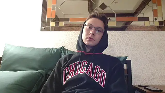 Snapshot of newcomer_2021 chatting on October 2025 03:24:01 PM newcomer 2021 online show from October 2025 03:24:01 PM