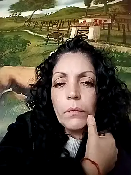 Snapshot of mijal_queen chatting on December 2024 08:26:02 PM mijal queen online show from December 2024 08:26:02 PM