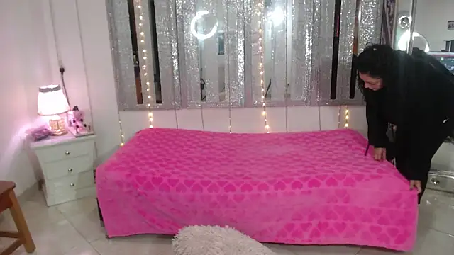 Snapshot of mijal_queen chatting on February 2025 02:26:01 AM mijal queen online show from February 2025 02:26:01 AM