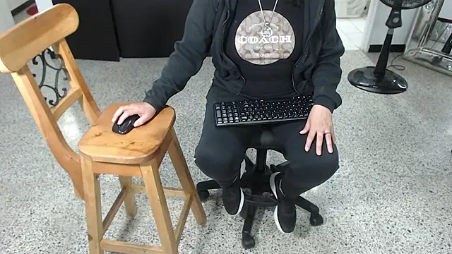 Snapshot of mijal_queen chatting on March 2025 02:30:02 AM mijal queen online show from March 2025 02:30:02 AM