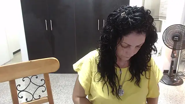 Snapshot of mijal_queen chatting on March 2025 02:50:01 AM mijal queen online show from March 2025 02:50:01 AM