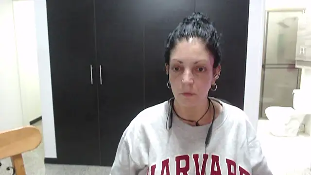 Snapshot of mijal_queen chatting on October 2025 03:25:01 AM mijal queen online show from October 2025 03:25:01 AM