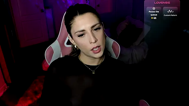 Snapshot of queenxlexy chatting on January 2025 06:24:02 PM queenxlexy online show from January 2025 06:24:02 PM