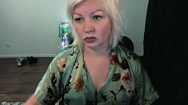 Angelaroberti3 online show from December 2025 02:02:02 PM