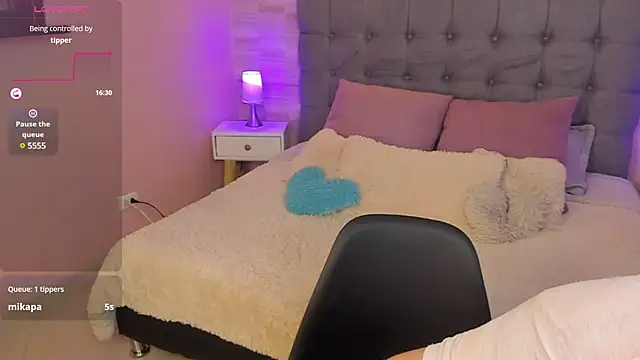  Abril W online show from January 2025 09:40:01 PM