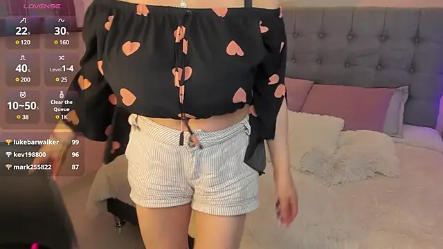  Abril W online show from March 2025 11:04:01 PM