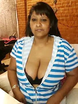 Snapshot of Lilybanx chatting on October 2025 12:13:02 PM Lilybanx online show from October 2025 12:13:02 PM