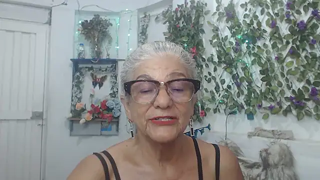 FunnyGrandma online show from December 2024 03:55:02 AM