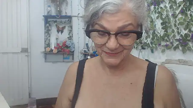 FunnyGrandma online show from December 2024 01:29:02 AM